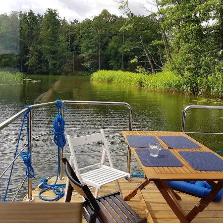 Plywajace Houseboat4u, Mazury Апартаменты