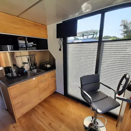 Plywajace Houseboat4u, Mazury Apartment *