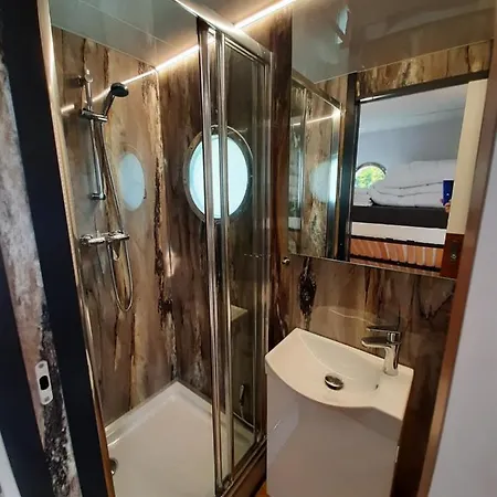 Апартаменты Plywajace Houseboat4u, Mazury *