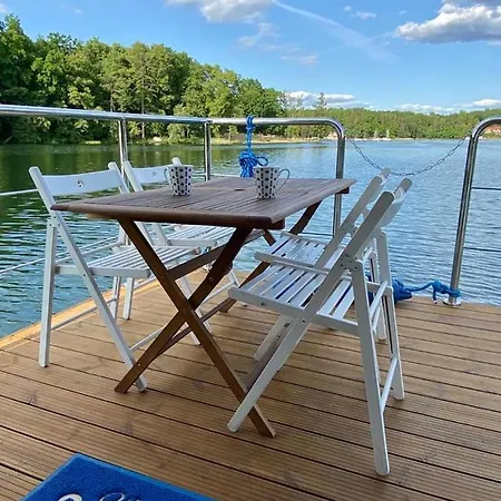 Plywajace Houseboat4u, Mazury Апартаменты Ручане-Нида