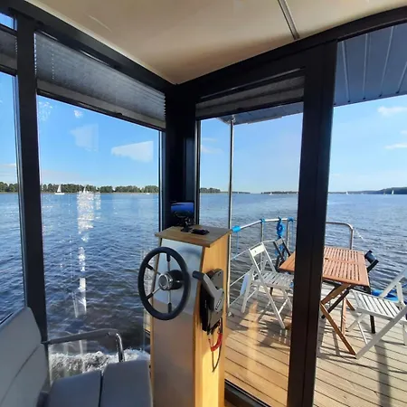 Plywajace Houseboat4u, Mazury Апартаменты Ручане-Нида